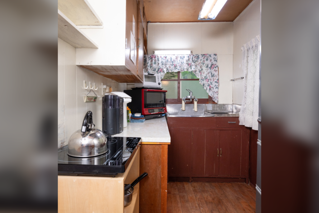 Cabin-9-Kitchen.png